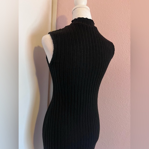 Sleeveless Ribbed Black Knit Dress with Side Slit - Picture 7 of 8